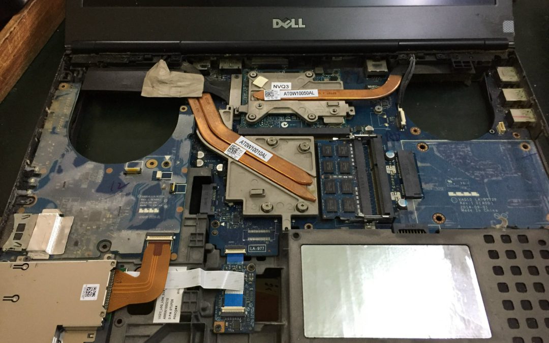 Vệ sinh Laptop Dell M4800, Dòng Precision của Dell