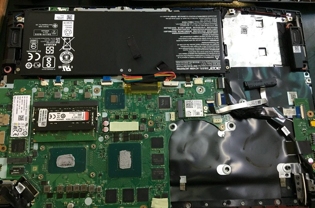 Vệ sinh Laptop Acer Predator PH315-51 Gaming Đồ Họa