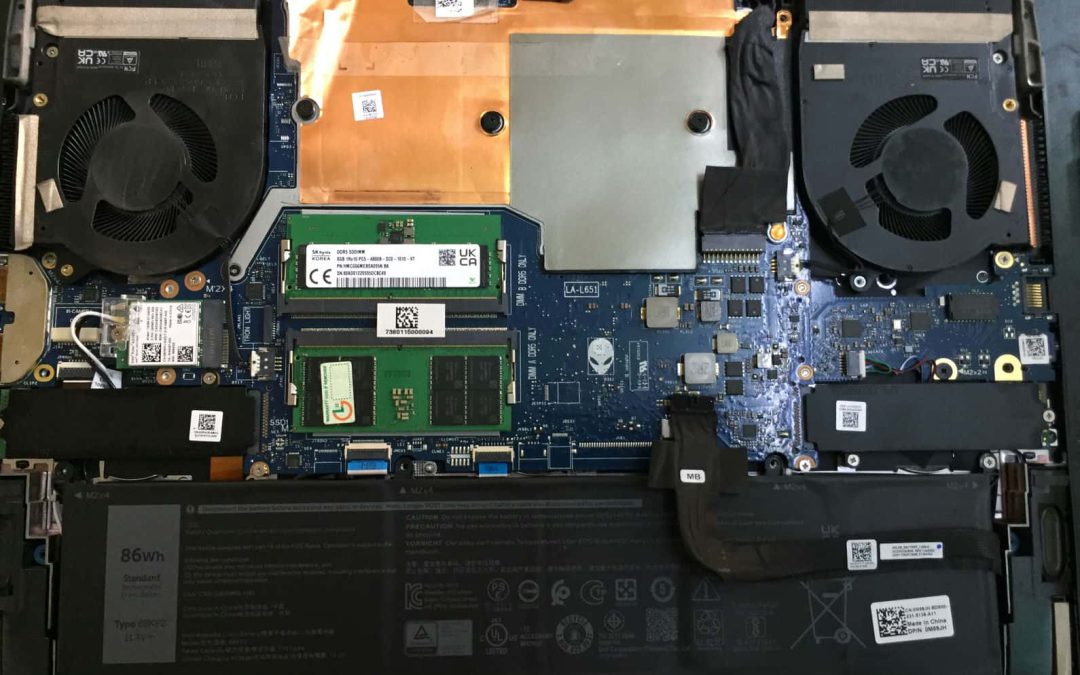 Vệ sinh Laptop Dell Gaming Alienware m15 R6 i7 (P109F001DBL)
